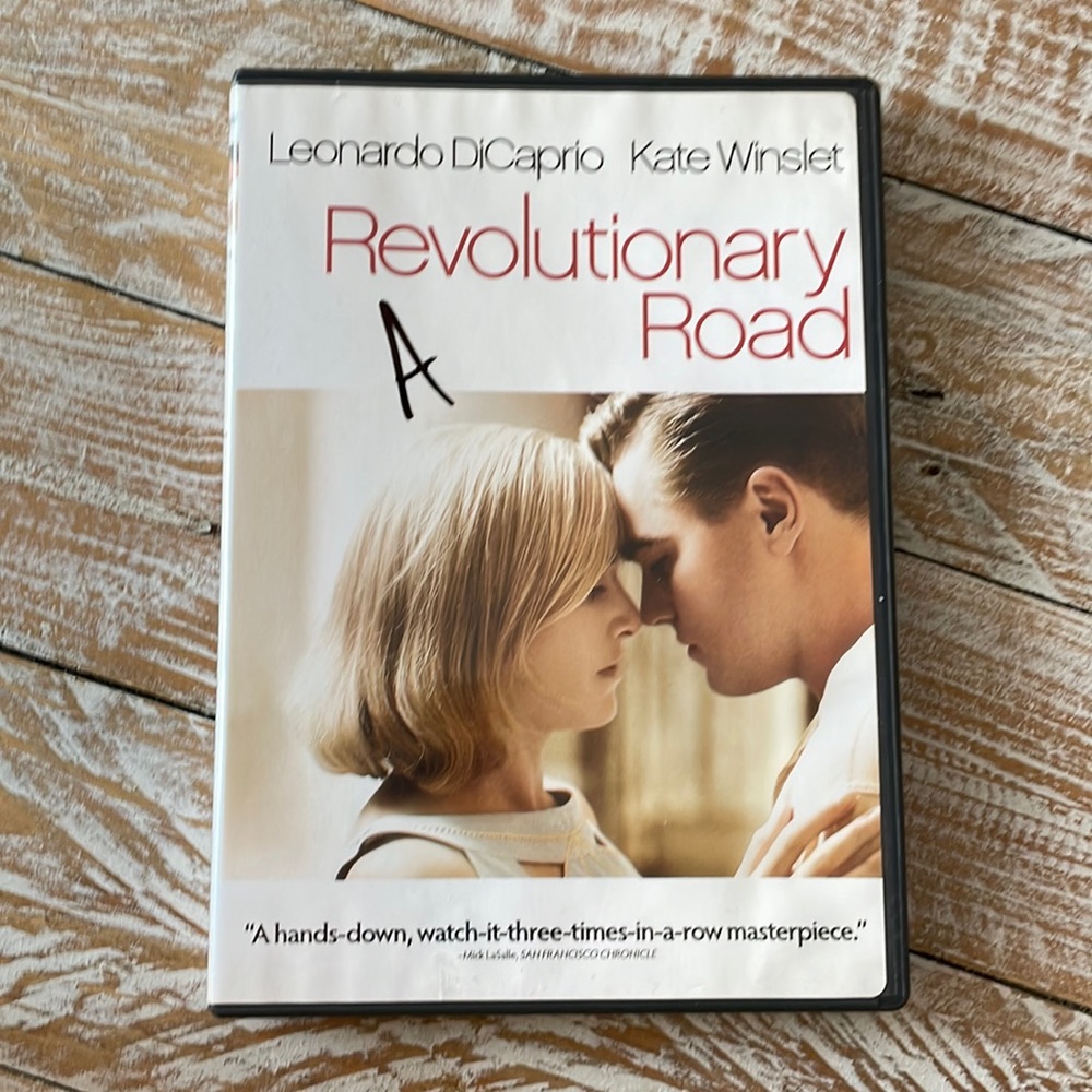 3/$15 u pick dvds📀or 1 for $9~ Revolutionary Road